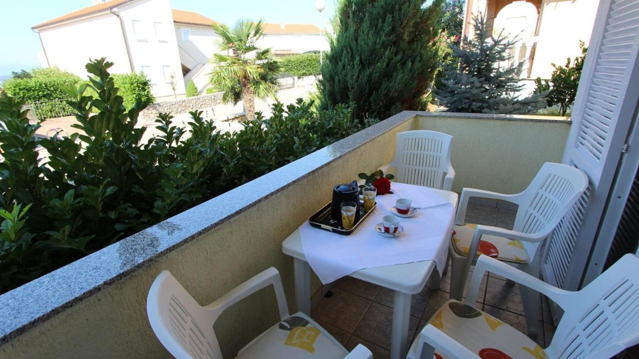 Apartments Grahovac Malinska Exterior foto